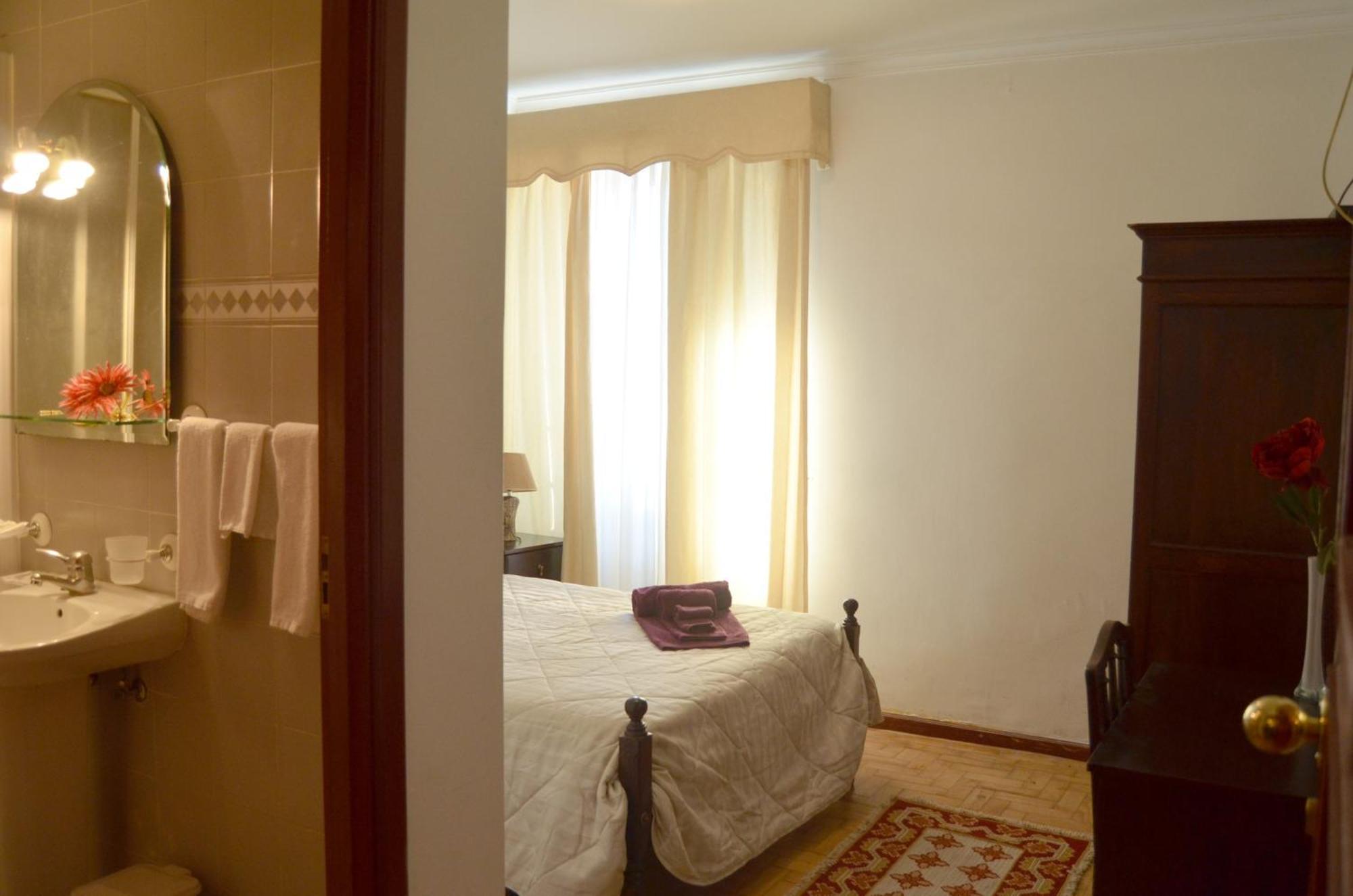 Hotel Residencia Filipe Guarda Pokoj fotografie