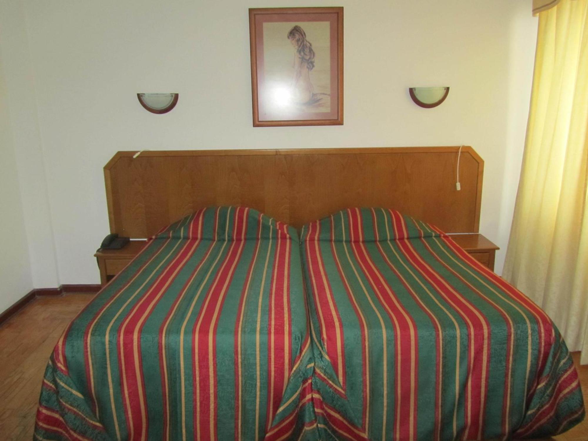 Hotel Residencia Filipe Guarda Pokoj fotografie