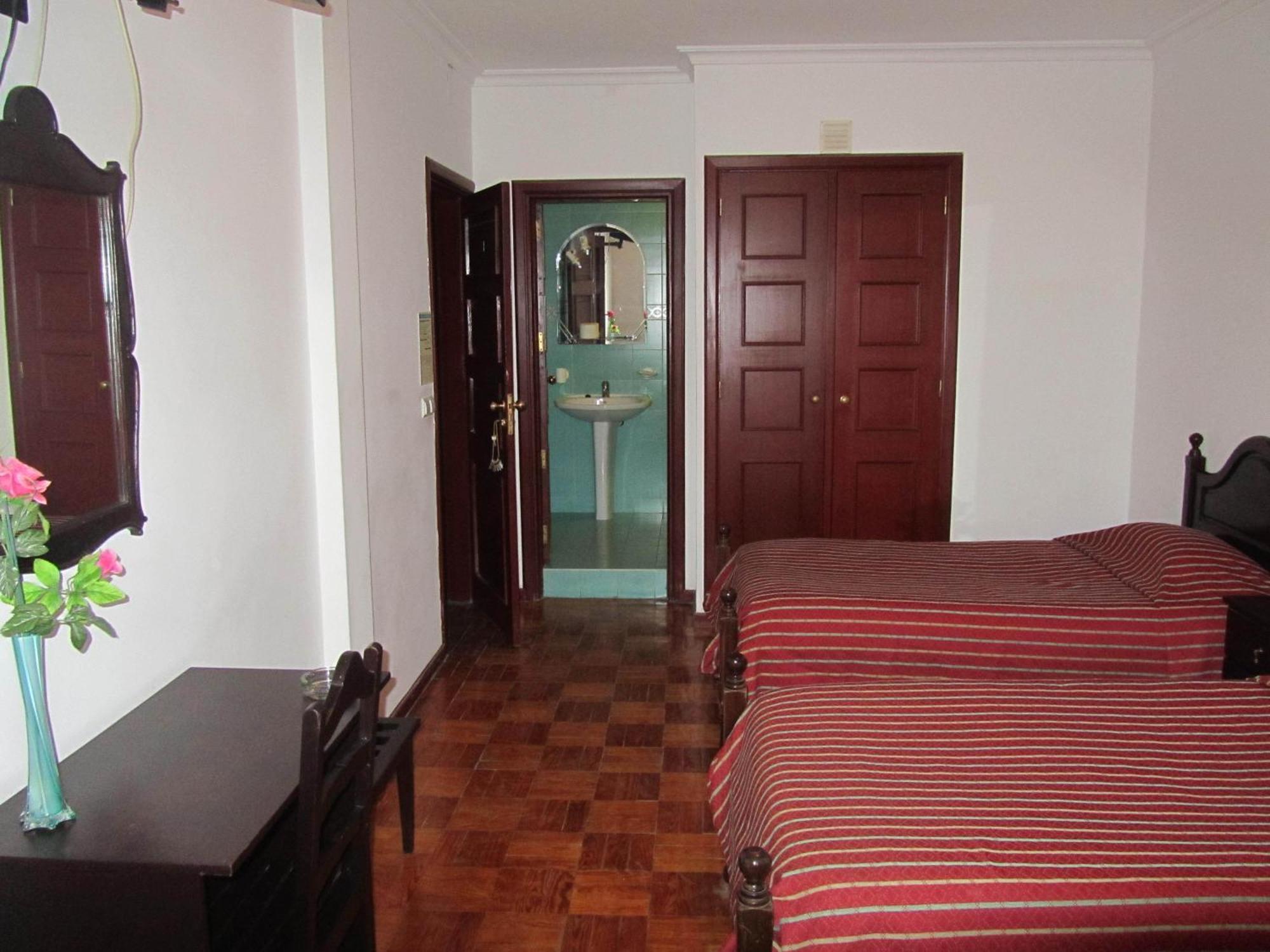Hotel Residencia Filipe Guarda Pokoj fotografie