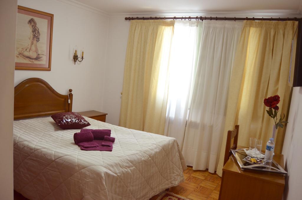 Hotel Residencia Filipe Guarda Pokoj fotografie